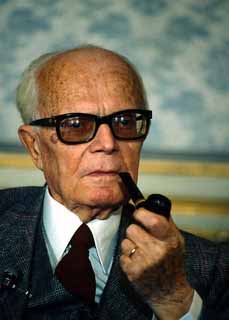 Sandro Pertini con la Pipa