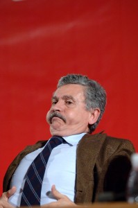 D'Alema mentre si gonfia